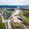 Hier soll einmal ein Tunnel verlaufen: Im Bereich der alten B33 (links) ist eine Doppelröhre geplant, um Ort und Kloster Hegne vom Lärm ...