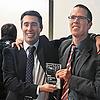 Projektleiter Jose Pesro Sioarés und Marco Dorer (rechts) präsentieren den Flyer zum Inklusionsprojekt der internationalen ...