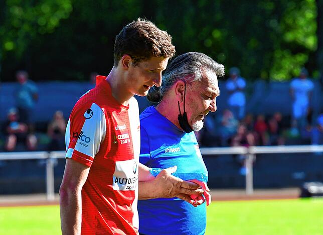 Pechvogel: Noch vor der Pause musste Solothurns Philippe Gerspacher mit Verdacht auf Mittelhandbruch den Platz verlassen.