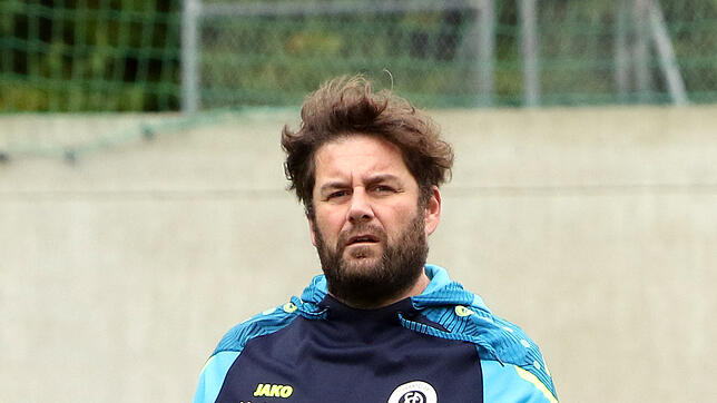 Armin Brutschin, Trainer des SC Pfullendorf II, freut sich über einen Punkt beim 1:1 gegen den SC Markdorf.