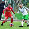 Die DJK Donaueschingen (Jonas Schwer, rechts) verlor das Kellerderby gegen den SV Bühlertal (Jörn Zimmer) etwas unglücklich mit 1:2.