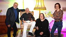 Eine unterhaltsame Vorstellung mit (v.l.) Alt-Bürgermeister Werner Müller, Autor Fidelis Krall, Grafikdesignerin Melanie Hafner und ...