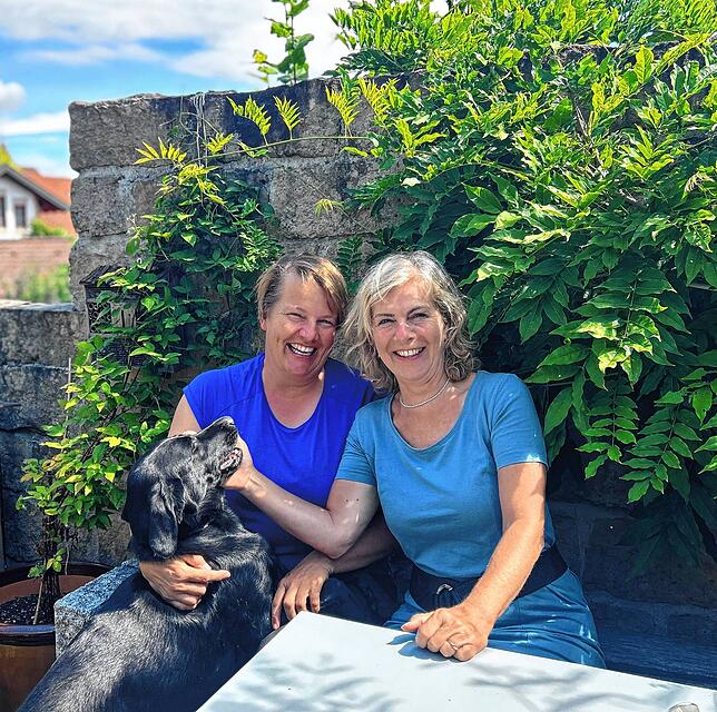 Judith Mikus (links) und Beate Weber von Parents for Future Singen/Radolfzell setzen sich in ihren Städten für die Einführung der ...