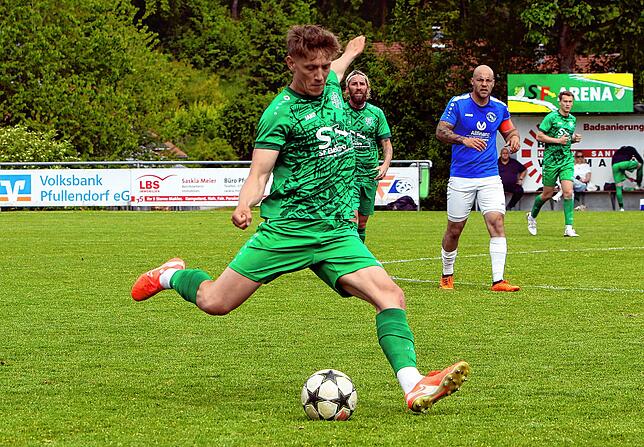 Bild 18: Der TSV Aach-Linz kantert Spfr Owingen-Billafingen 7:0 nieder. Wir waren mit der Kamera dabei.