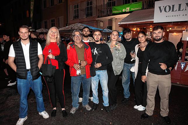 Bild 19: Endlich Wochenende! Das feiern die Besucher beim Konstanzer Weinfest 2025