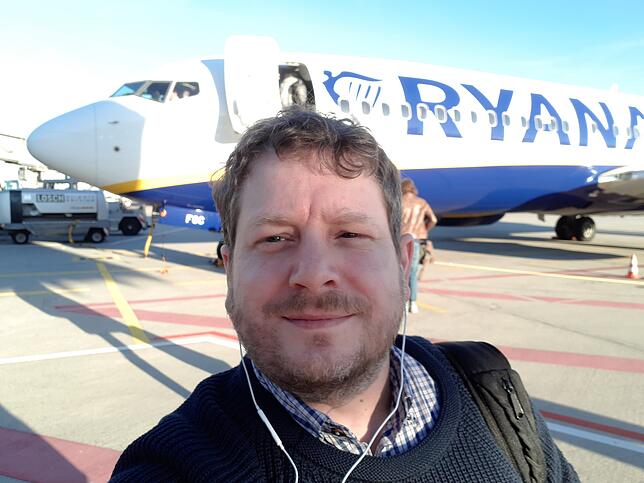 Sportredakteur Dirk Salzmann kurz vor dem Abflug.