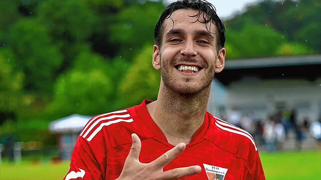 Joshua Keller ist neben dem Fußball als selbstständiger Projektmanager tätig.