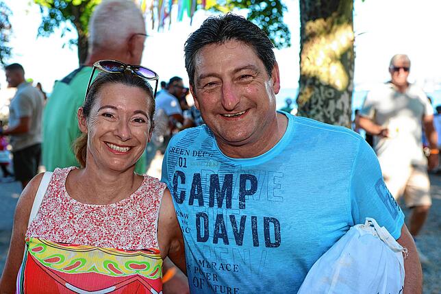 Bild 20: Seenachtfest 2024: Bald beginnt das große Feuerwerk und die Besucher strömen ans Bodenseeufer