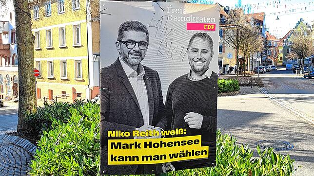 Eines von mehreren Wahlplakaten für den FDP-Bundestagskandidaten Markus Hohensee, das auf der Karlstraße mittlerweile die Phrase „Eat ...