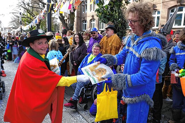Bild 25: Bilder vom großen Fasnet Samschdig-Umzug der Poppele-Zunft (3)