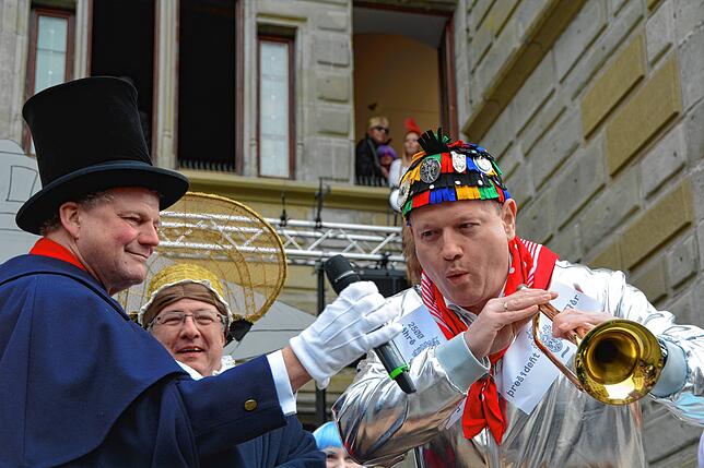 Bild 29: Bilder vom Narrensturm auf das Rathaus in in Überlingen