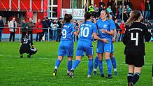 Die Fußballerinnen des Hegauer FV bejubeln den 2:1-Führungstreffer durch Gina Röhm (Nummer neun), die es in unsere Top-Auswahl geschafft ...