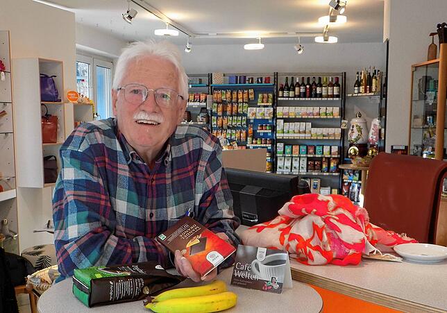 Willi Moosmann (74) im „fairen Weltlädeli“ der Gemeinde Murg am Hochrhein.