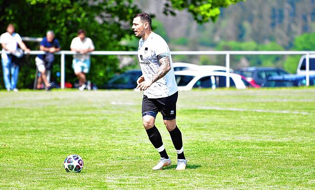 Da war er noch ein Tiengener: Danilo Leggio hat sich im Sommer der Spvgg. Wutöschingen angeschlossen. Am Sonntag trifft er auf seinen ...