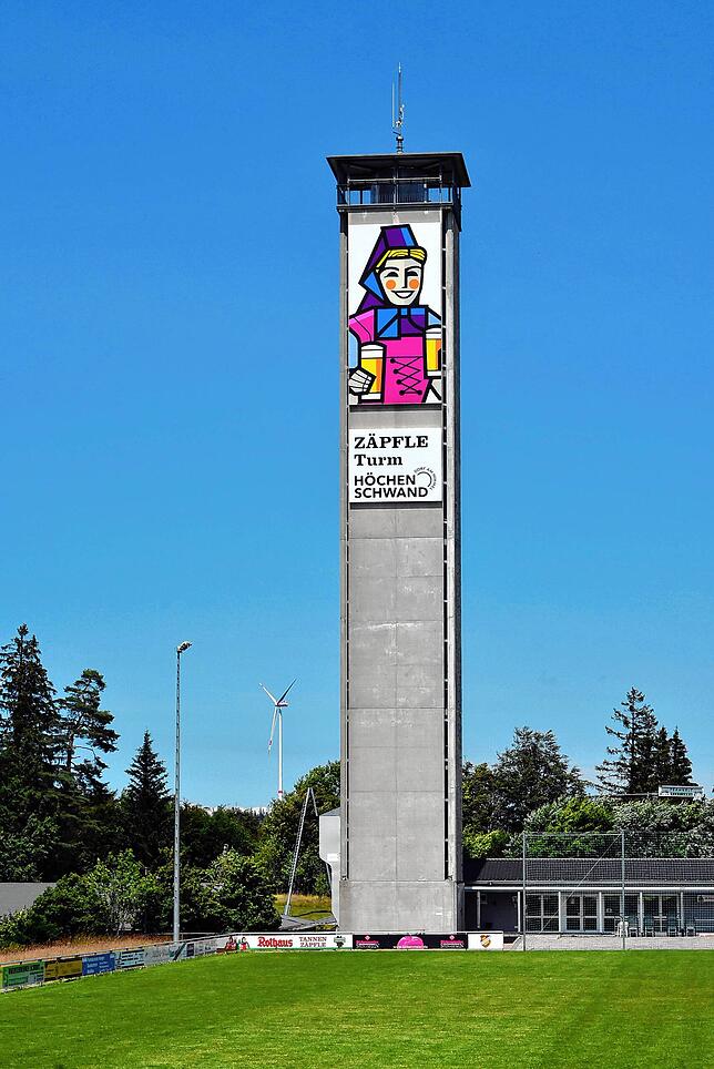 Ein Wahrzeichen von Höchenschwand ist der Zäpfle Turm im Naturspsortzentrum.