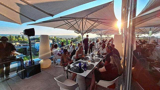 Bild 8: Beste Laune, bestes Wetter, bestes Essen: Bilder der Eröffnung des Restaurants Volare in Konstanz
