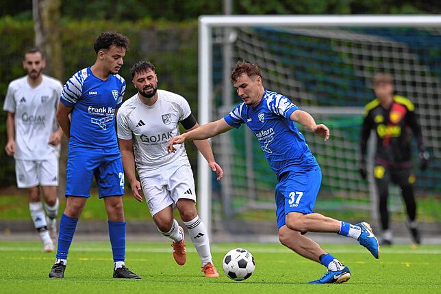 Bild 30: SV Weil II fegt den SV Blau-Weiß Murg mit 11:0 vom Platz – und wir haben Fotos!