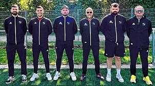 Gut aufgestellt: Torwarttrainer Kevin Zeller, Sportchef Kai Schillinger, Trainer Marvin Riede, Betreuer Berthold Heitz und Andreas ...
