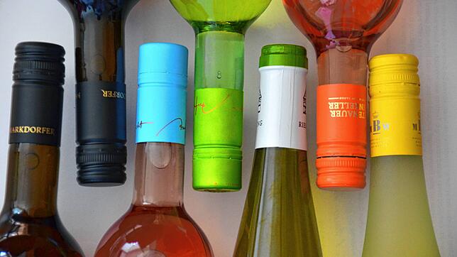 Wein- und Sektflaschen vom Bodensee und aus anderen Weinbauregionen. Zu welchen Preisen werden für den Jahrgang 2022 Glasflaschen zur ...