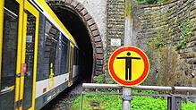 Pendler im ÖPNV werden derzeit auf die Folter gespannt. Kommt ihr Zug nun oder kommt er nicht?