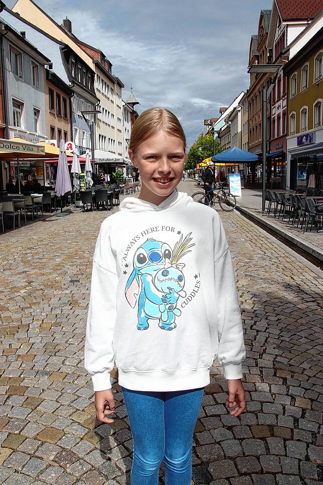 Emma Andelfinger erzählt, wie die jüngeren Generationen den ersten Schultag erleben: mit Malkasten, Süßigkeiten und transformierbarer ...