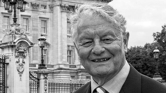 Bild : Trauer um Rolf Seelmann-Eggebert: Adelsexperte stirbt mit 88 Jahren