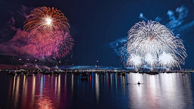 Bild 19: Wow! So atemberaubend schön ist das Feuerwerk 2025 beim Konstanzer Seenachtfest
