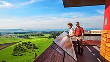 Der heutige Napoleonturm steht seit 2017. Auf der Plattform in über 36 Metern Höhe bietet dieser einen faszinierenden Blick auf den ...