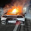 Plötzlich brennt der Lamborghini. Der Fahrer bleibt unverletzt.
