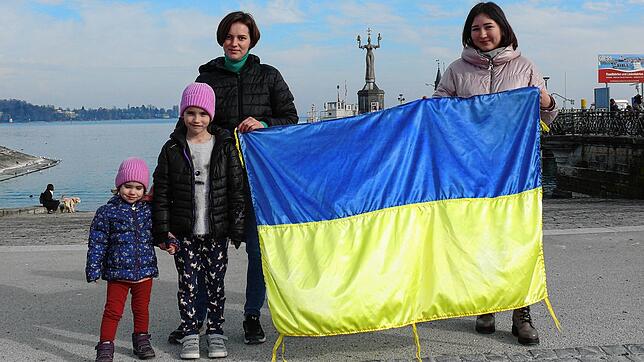 Die Heimat Ukraine im Herzen, das Leben und die Zukunft bereits auf Konstanz ausgerichtet: links Yevheniia Vdovyna aus Chmelnizkij und ...