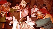 1972 wurde dem Fasnachtsforscher Wilhelm Kutter die Nase geschliffen, da er sich negativ über die Masken geäußert hatte.