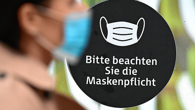Fällt die Maskenpflicht? Eigentlich war das mal geplant. Doch nun sieht es wieder anders aus.
