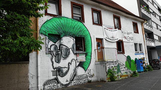 Das bekannte Teestuben-Haus an der Singener Hauptstraße auf einem Archivbild.