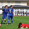 Neustadts Johannes Bußhardt (Bildmitte) nach seinem Treffer zum 3:0.