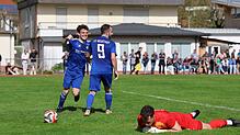 Neustadts Johannes Bußhardt (Bildmitte) nach seinem Treffer zum 3:0.