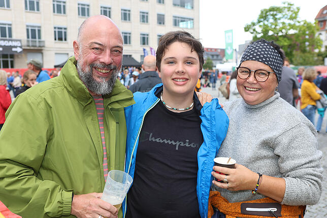 Bild 1: Gute Stimmung bei Regen auf dem Hohentwielfestival