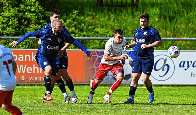 Bild 6: SV Blau-Weiß Murg gewinnt mit 2:1 gegen den SV Jestetten – und wir haben Fotos!