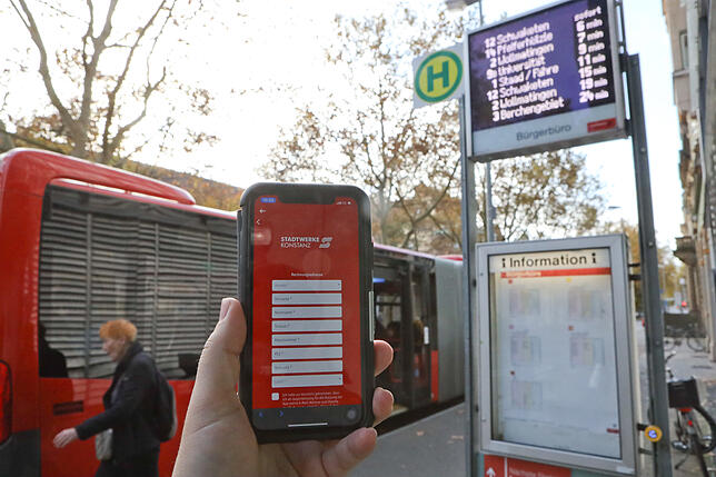 Für den Erwerb des Kurzstreckentickets braucht man bisher ein internetfähiges Handy.