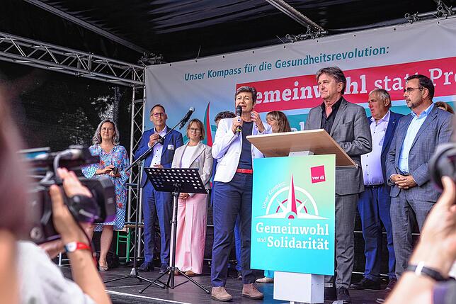 Bild 15: 600 Pflegekräfte demonstrieren vor der Gesundheitsministerkonferenz 2/2