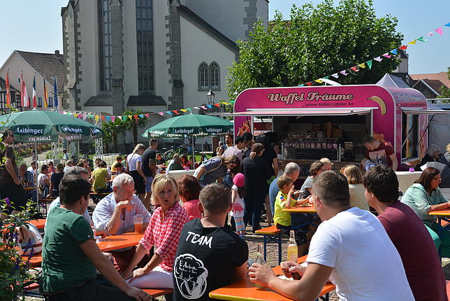 Bild 27: Bilder vom Markdorfer &bdquo;Street-Food-Markt&ldquo; auf dem Marktplatz am Sonntag