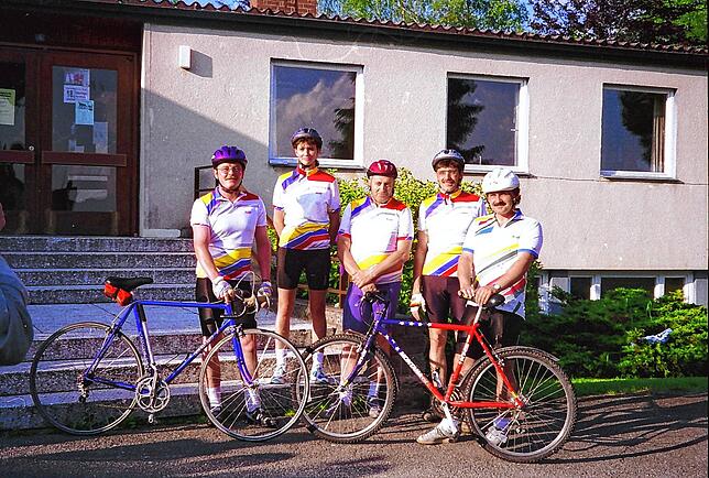 Die neu gegründete zunächst gemischte Bikergruppe 1996 : Uwe Mantel (noch mit Rennrad), Birgitta Hepting, Andreas Knöpfle, Wilfried ...