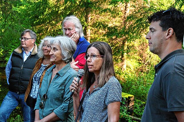 Stellten sich der Kritik: Friederike Tribukait (RP Freiburg), Petra Gritsch und Markus Lazarte (Landratsamt Waldshut), vorne von links. ...