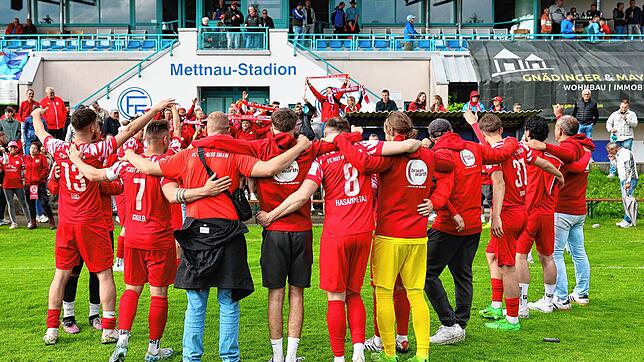 Der FC RW Salem feierte in Radolfzell das perfekte Ende einer außergewöhnliche Saison.