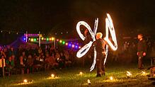 Bild : Röthenlochfest: Faszinierende Leuchtfiguren und gute Stimmung