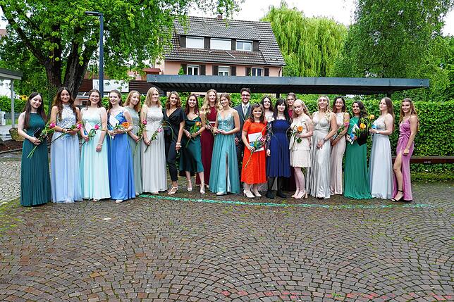 Bild 4: Schüler aus der Bodensee-Region freuen sich über ihre Abschlusszeugnisse &ndash; hier gibt&lsquo;s ihre Bilder
