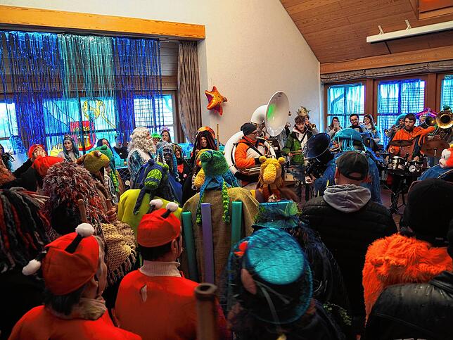 Bild 9: Bilder der Rathausstürmung: Bürgermeister Morasch verliert Dreizack der Macht bei Lottstetter Fasnacht
