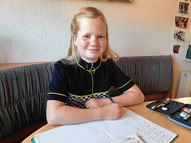 Finja Ewadinger besucht die vierte Klasse der Grundschule Riedöschingen und kam gut mit ihren Schulaufgaben zu Hause zurecht.