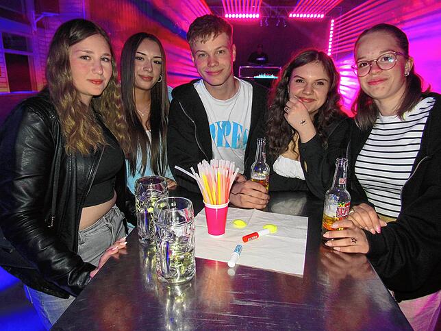 Die Disco des Rengetsweiler Waldfests in der Randenhalle ist vor allem beim jungen Publikum beliebt.