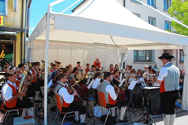 Bild 16: Schweizer Feiertag 2022: Bilder vom Straßenfest Teil 2