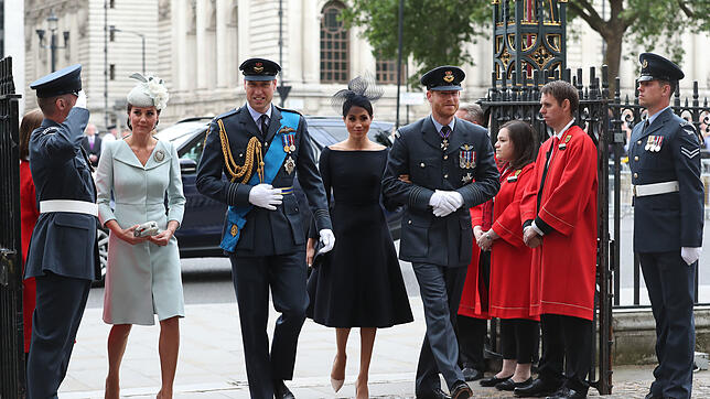 Zu großen Anlässen – wie hier der 100-Jahr-Feier der Royal Airforce im Jahr 2018 war die Uniform für Prinz William und seinen Bruder ...
